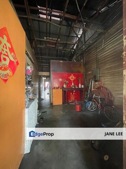 single-storey terrace house with a commercial title deed For Sale, Perak, Ipoh