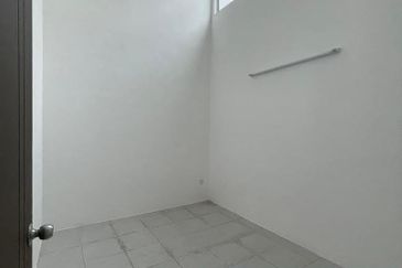  LAHAT MOSEY HILL - Single Storey House For Sale