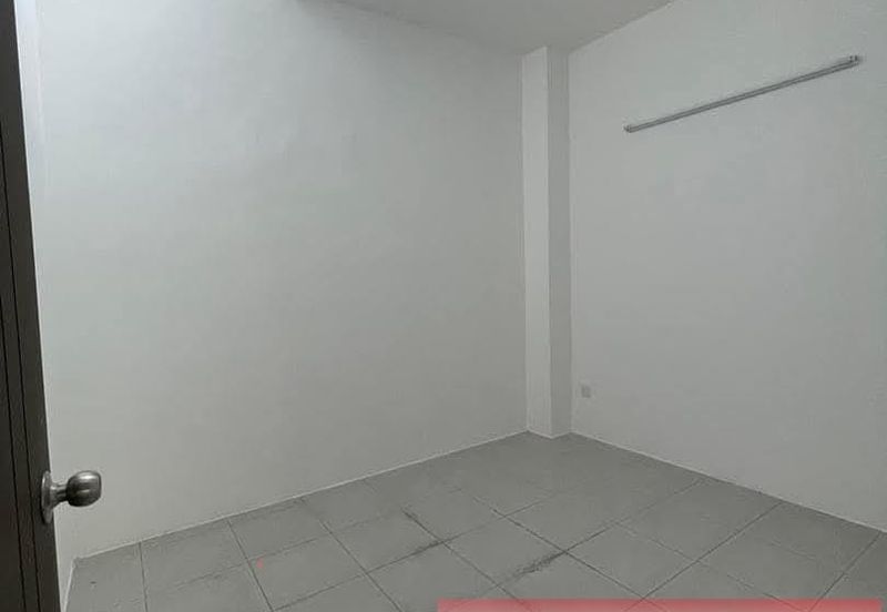  LAHAT MOSEY HILL - Single Storey House For Sale