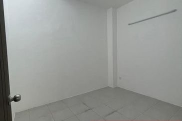  LAHAT MOSEY HILL - Single Storey House For Sale