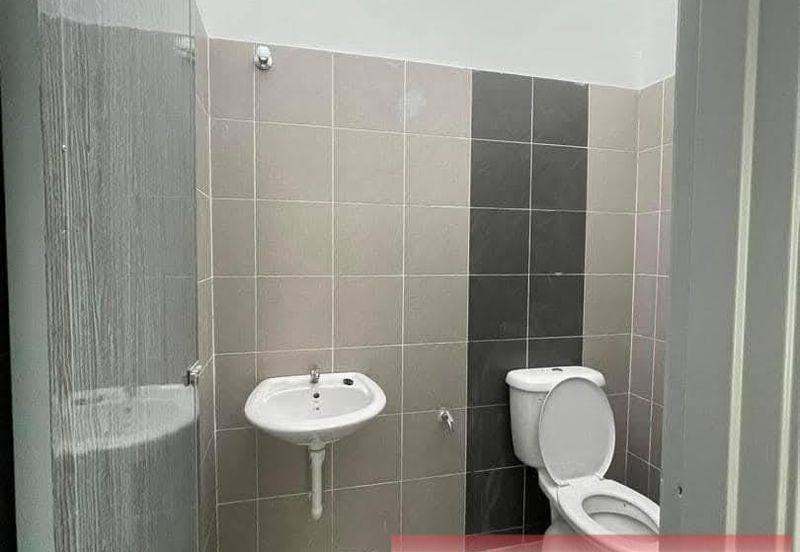  LAHAT MOSEY HILL - Single Storey House For Sale