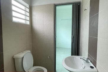  LAHAT MOSEY HILL - Single Storey House For Sale