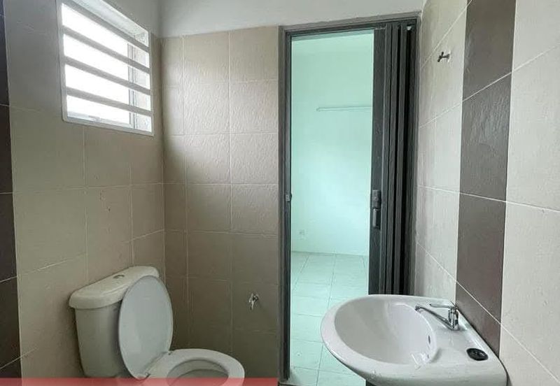  LAHAT MOSEY HILL - Single Storey House For Sale