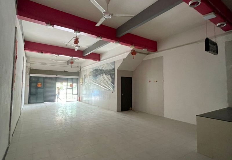 Jalan Pasir Puteh, Station 18