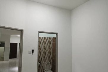 Single Storey House at the lakes batu gajah for rent