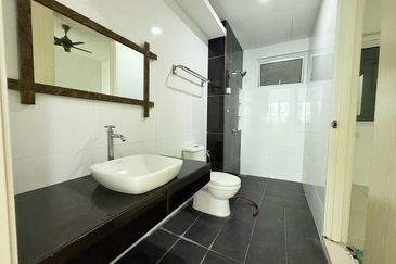 Arasia Perdana (The Clovers)