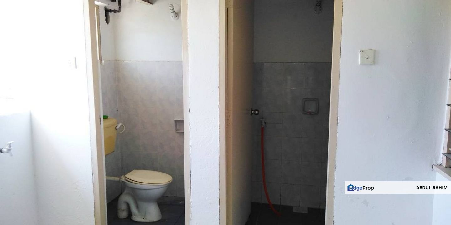 Pangsapuri Seri Dahlia, Bandar Seri Putra, Block D, Selling at RM145,000 (Nego), Selangor, Bangi