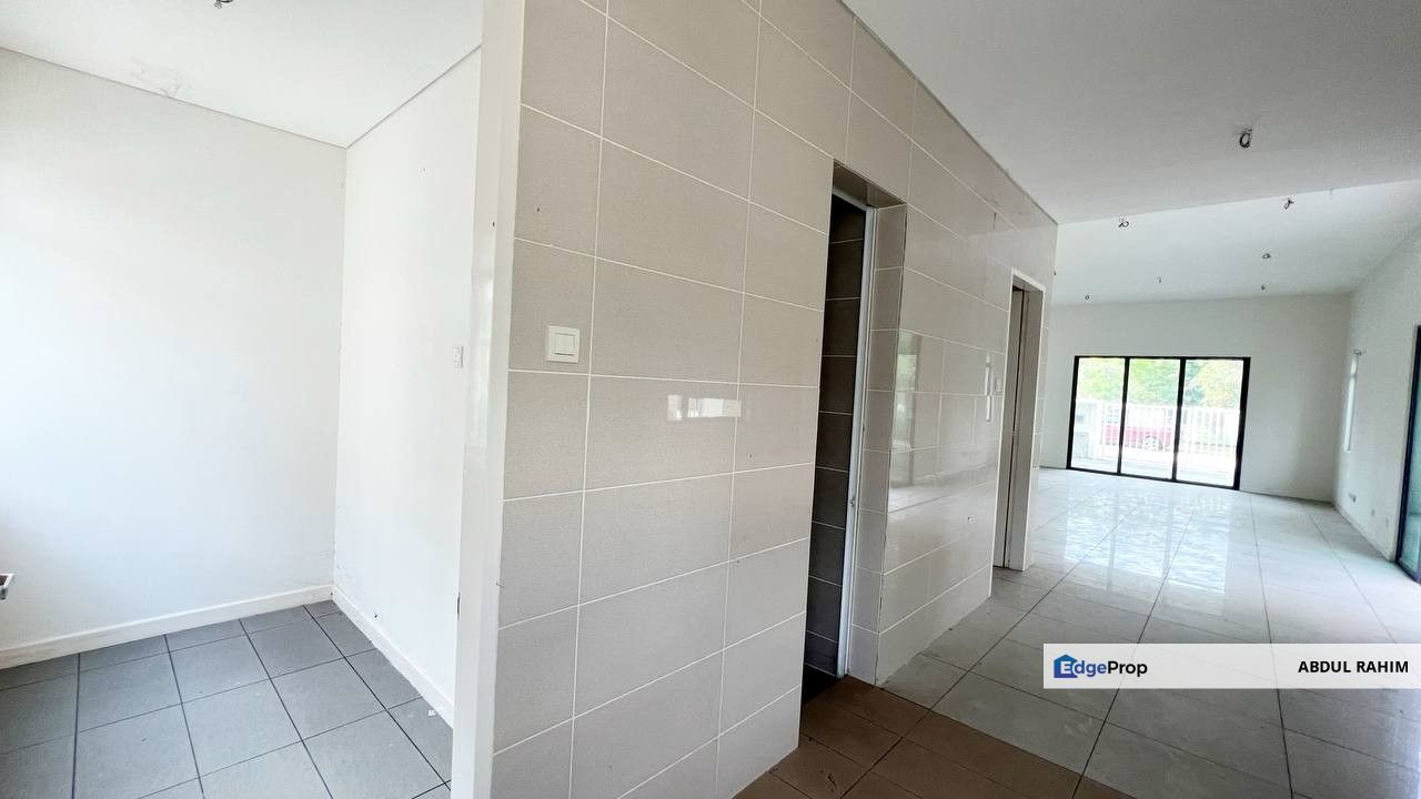 WARISAN PUTERI Corner Unit Facing Playground , EXTRA 20ft, Facing South, Selangor, Sepang