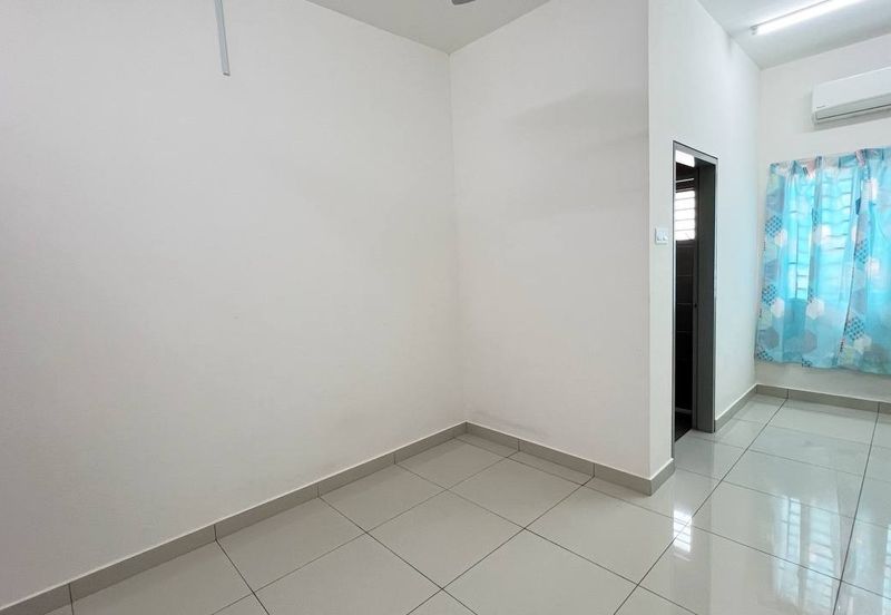 Evira @ Warisan Puteri