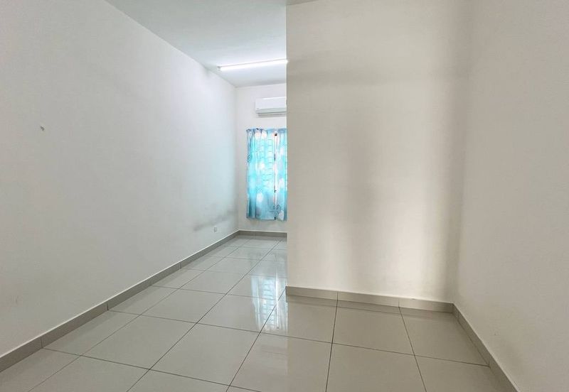 Evira @ Warisan Puteri