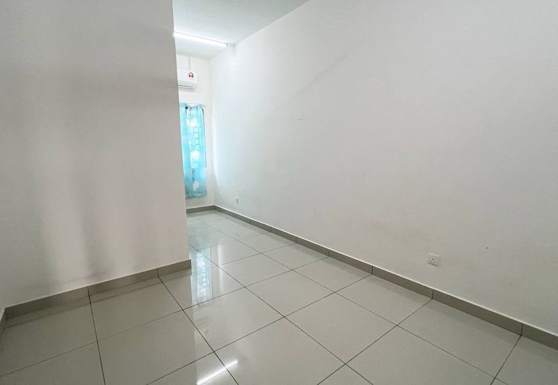 Evira @ Warisan Puteri