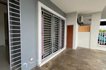 Evira @ Warisan Puteri