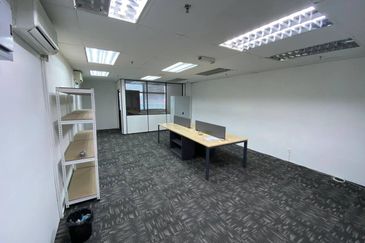 Leisure Commerce Square