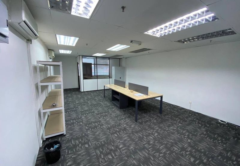 Leisure Commerce Square