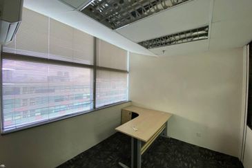 Leisure Commerce Square