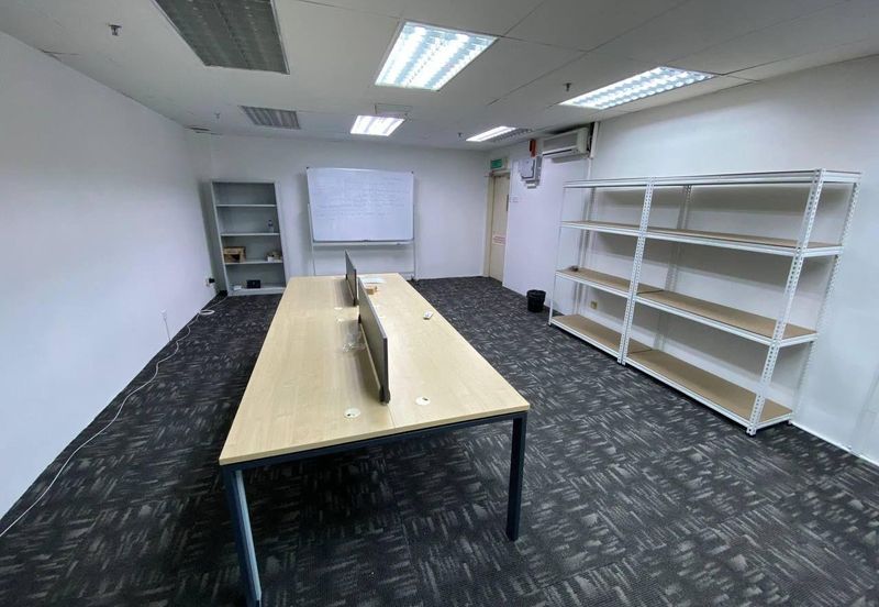 Leisure Commerce Square