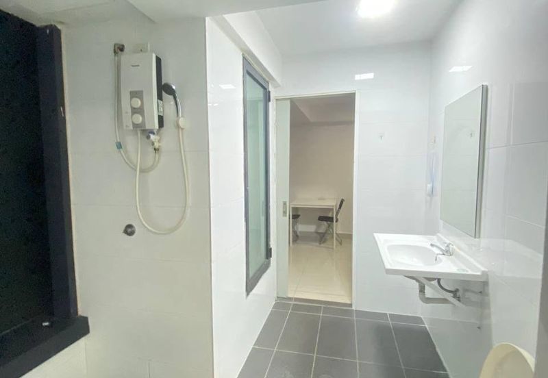 Halo Sunday @ Empire City