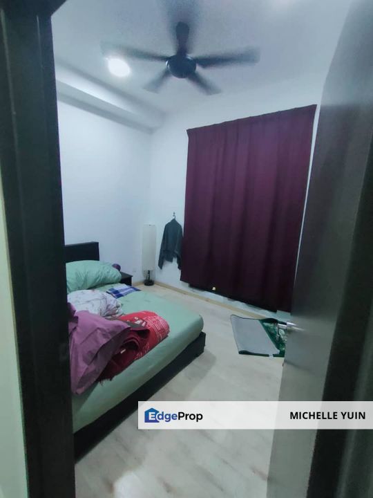 The Henge condominium Kepong Metropolitan Park 3r2b 2carparks ground floor non bumi tenanted now, Kuala Lumpur, Kepong