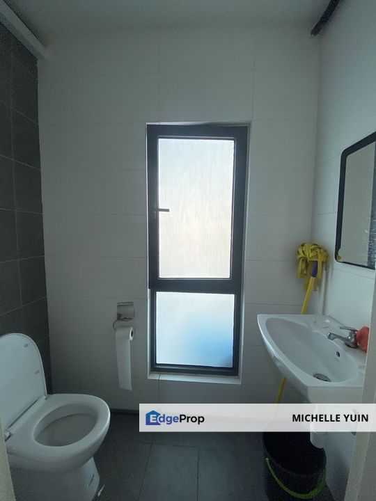 Tropicana Avenue Petaling Jaya furnished office with lift vacant ready now non bumi strata title , Selangor, Petaling Jaya