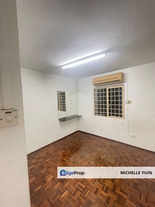 Saujana Apartment Damansara Damai Petaling Jaya 2nd floor walk up no lift non bumi, Selangor, Damansara Damai