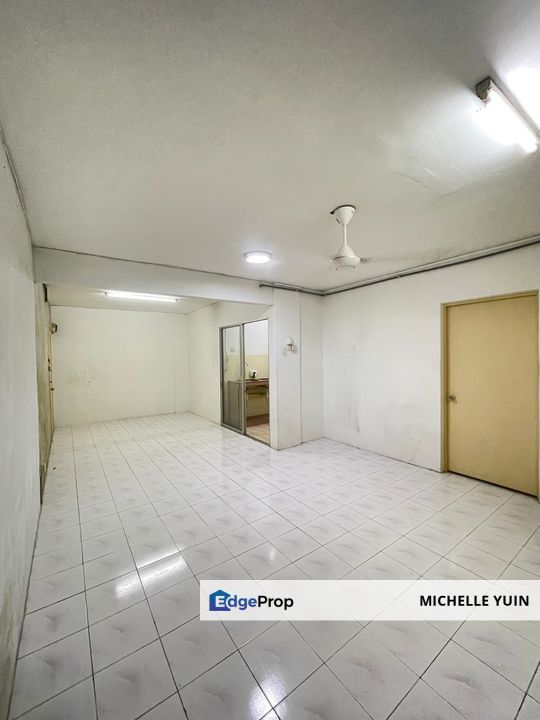 Saujana Apartment Damansara Damai Petaling Jaya 2nd floor walk up no lift non bumi, Selangor, Damansara Damai