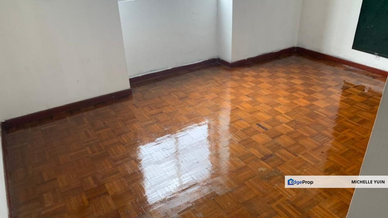 Pangsapuri Orkid U5 Subang Bestari Shah Alam 3rd floor walk up vacant ready non bumi, Selangor, Subang