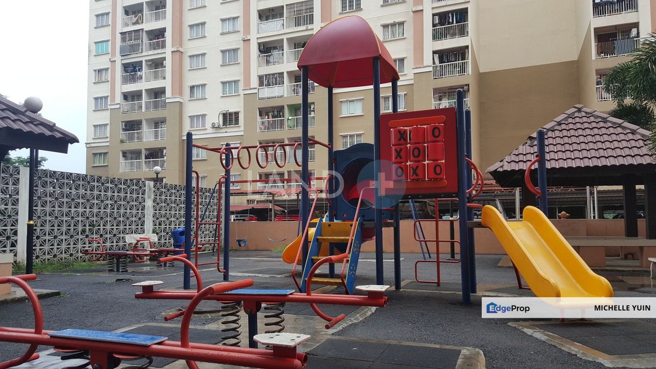 Lakeview Apartment Selayang Gombak Batu Caves non bumi vacant ready now 3rooms 2bath 1cp, Selangor, Selayang