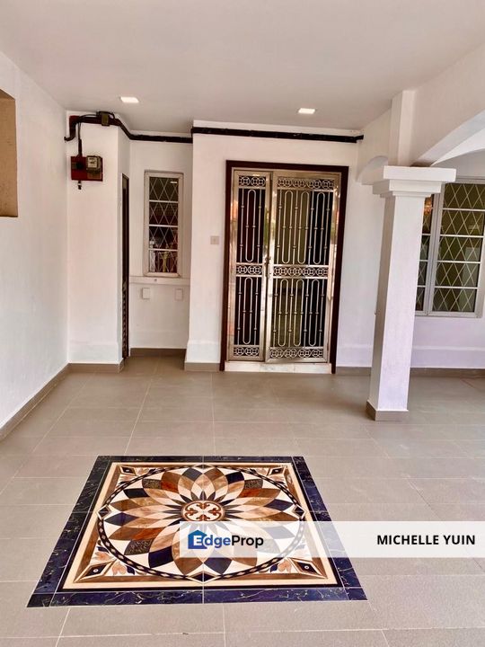 Double storey terrace anded house USJ 9 Subang Jaya freehold intermediate fully extended vacant 4rooms 3baths, Selangor, USJ