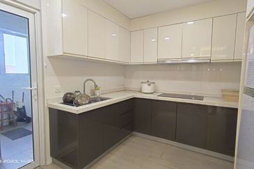 Royalle Condominium @ North Kiara