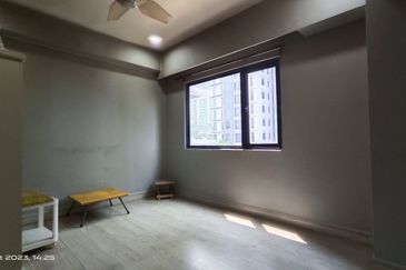 Royalle Condominium @ North Kiara