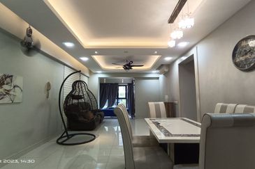 Royalle Condominium @ North Kiara