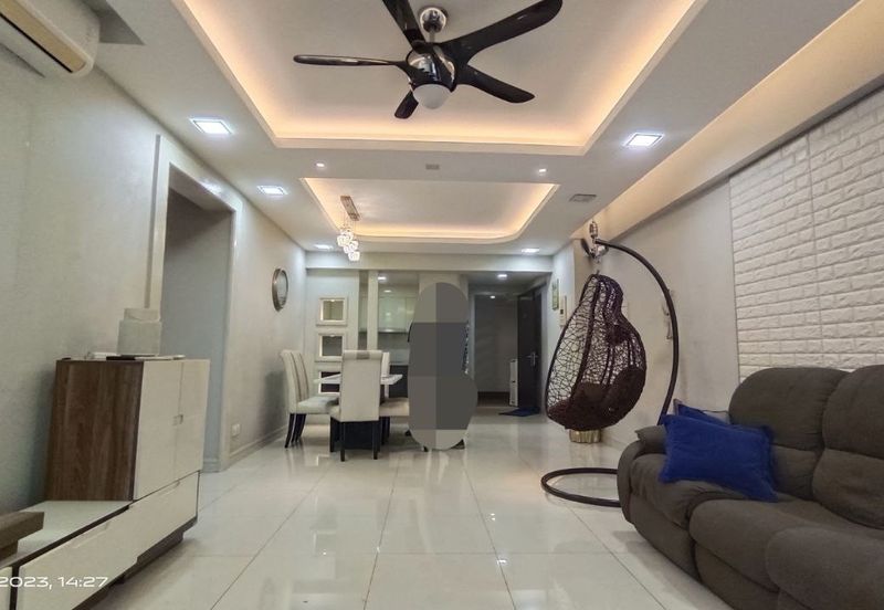 Royalle Condominium @ North Kiara