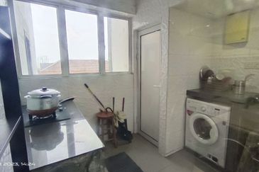 Royalle Condominium @ North Kiara