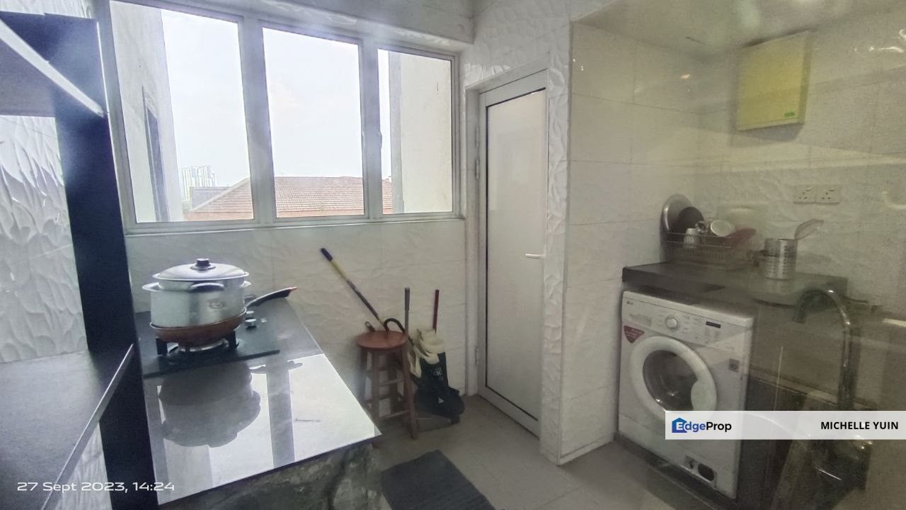 Royalle condominium North Kiara Segambut freehold non bumi 2carparks vacant now, Kuala Lumpur, Segambut