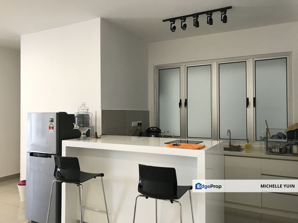 Villa Crystal condominium Taman Sri Sinar Segambut Freehold facing pool 4rooms 2bath 2carparks, Kuala Lumpur, Segambut