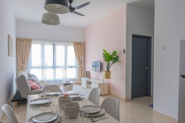 Saville Kajang Jalan Reko freehold 2rooms 2carparks airbnb nice design renovation