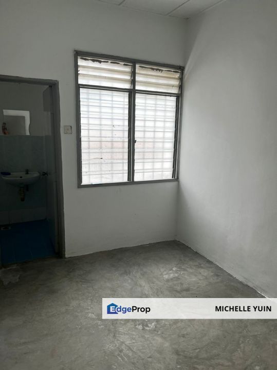 Double storey Jalan Permaisuri Bandar Mahkota Cheras Kajang freehold individual title non bumi 3rooms 2baths tenanted now, Selangor, Cheras