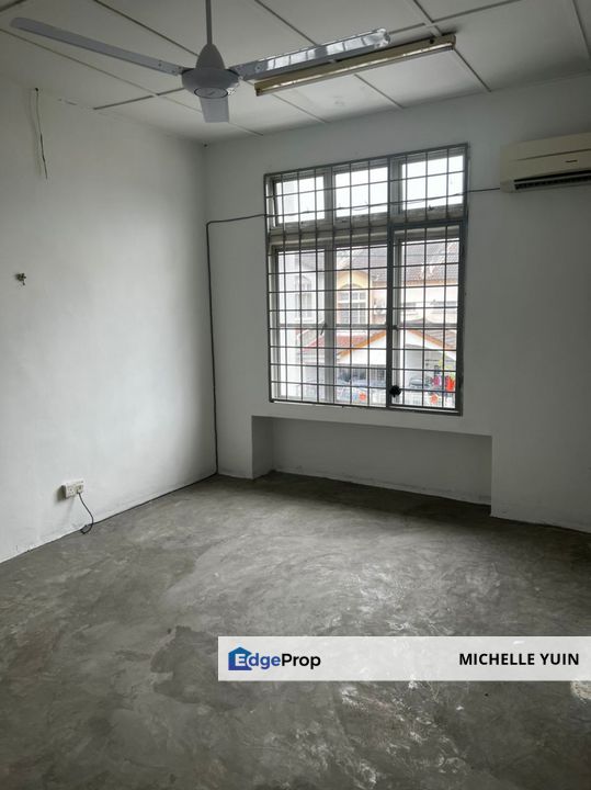 Double storey Jalan Permaisuri Bandar Mahkota Cheras Kajang freehold individual title non bumi 3rooms 2baths tenanted now, Selangor, Cheras