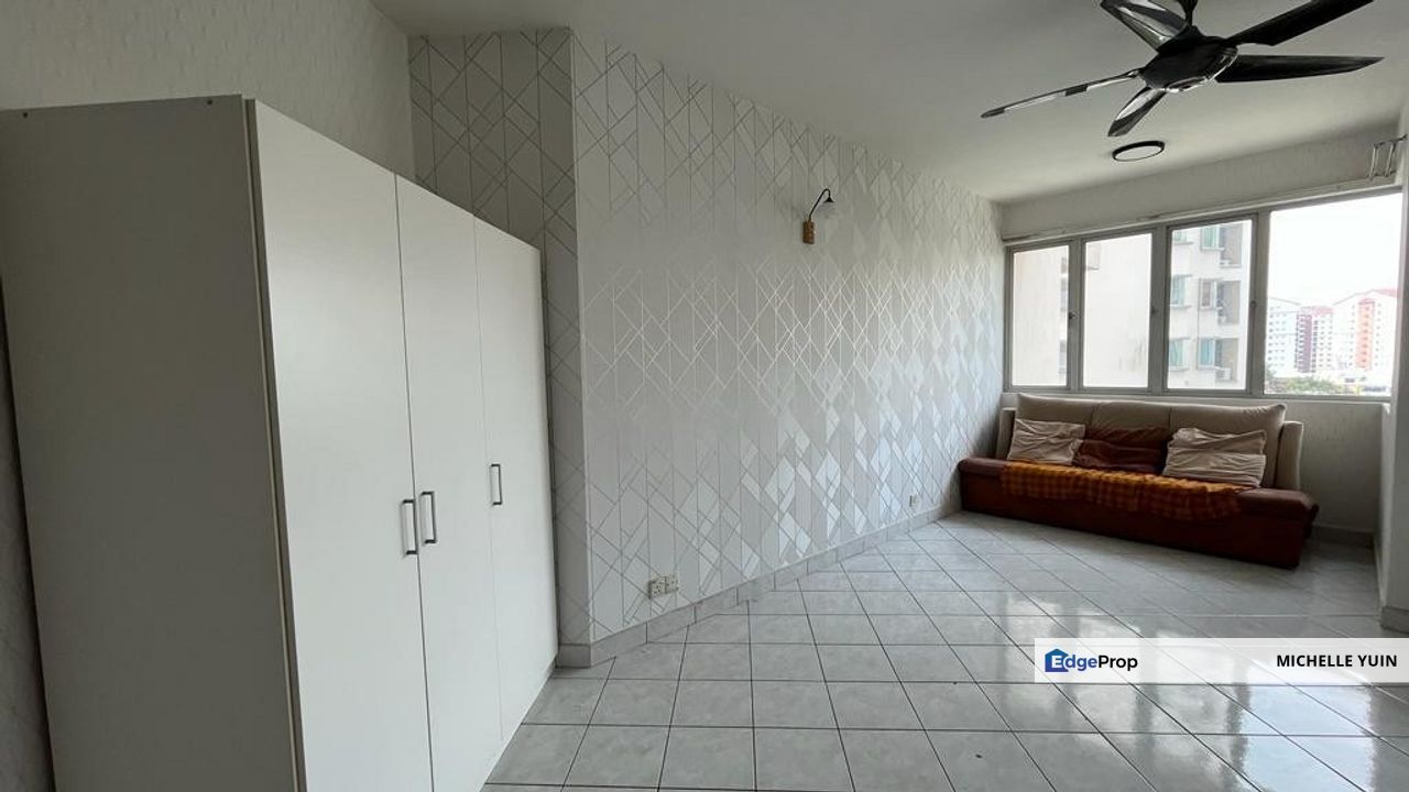 Riana Green condominium Persiaran Tropicana Avenue Utara Petaling Jaya studio 1carpark facing pool vacant now, Selangor, Tropicana