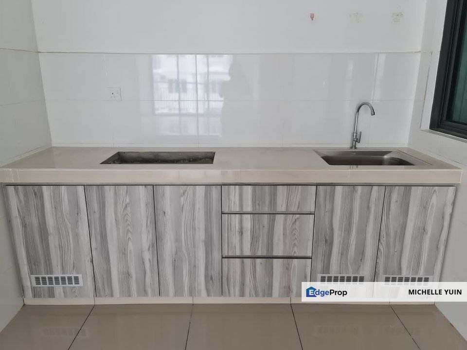 The Henge condominium Kepong Metropolitan Park fully furnished 1carpark vacant mid dec 3rooms 2bath intermediate, Kuala Lumpur, Kepong