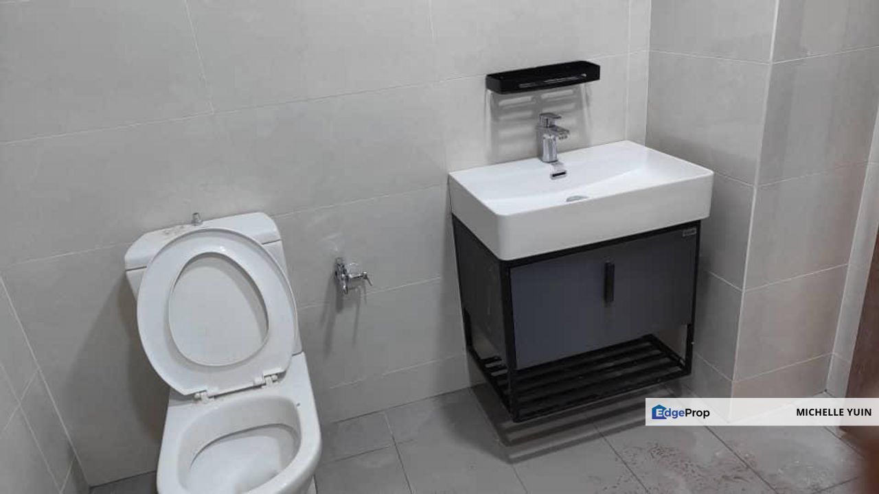 Menara Mutiara condominium Ampang 2R2B 1cp Taman TAR new floor tile toilet Jln 11 uphill low density Ulu Kelang ready now Ukay, Selangor, Ampang