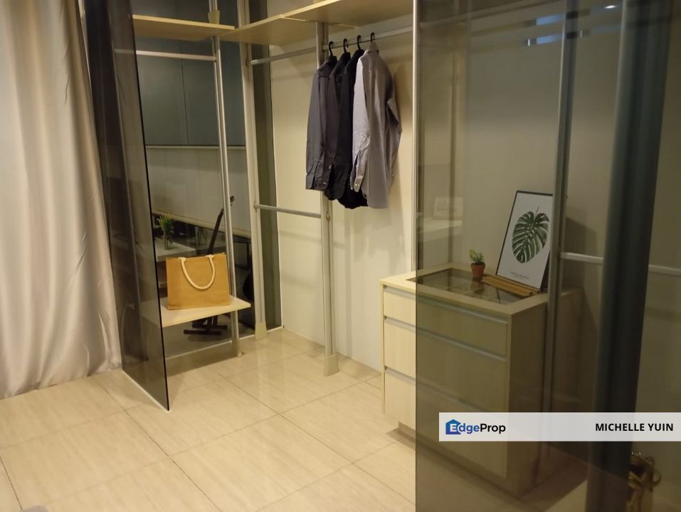 Eve Suite condominium Ara Damansara studio 1bath SS25 walk to LRT Lembah Subang almost fully furnished Mayang Emas 1carpark Kelana Jaya Northeast view, Selangor, Ara Damansara