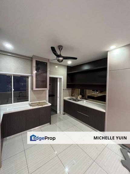 Foresta condominium Bandar Sri Damansara partial furnished Perdana facing highway Kepong Menjalara middle floor Avenue Cemara ready now 4R3B 2cp uphil, Selangor, Bandar Sri Damansara