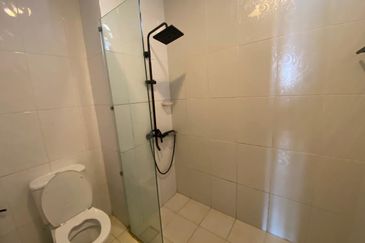 Royal Regent Sri Putramas III