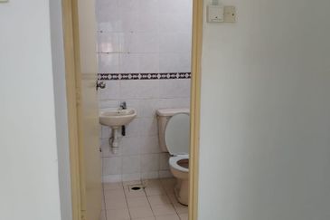 Royalle Condominium @ North Kiara