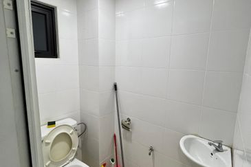 Royalle Condominium @ North Kiara