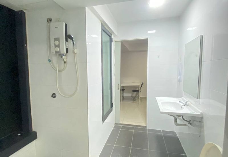 Halo Sunday @ Empire City