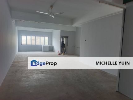 Pusat Bandar Rawang 1st floor shop office KTM Rawang use wide staircase no lift Jaya Putra basic unit intermediate Kampung Kenanga vacant now 2toilets, Selangor, Rawang