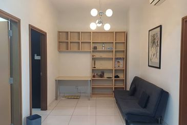 Royal Regent Sri Putramas III