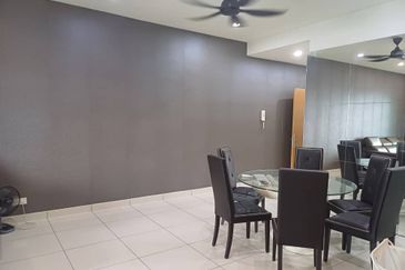 Royal Regent Sri Putramas III